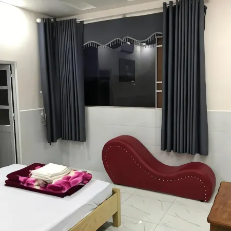 Hoang Anh Hotel Отели рядом с достопримечательностью «Гипермаркет Vincom Plaza Thu Duc»