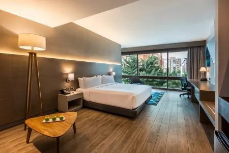 Holiday Inn Express Bogota - Parque la 93 Отели рядом с достопримечательностью «Carrera 7»
