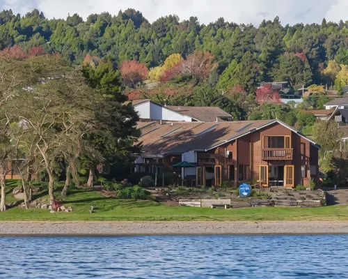 Cascades Lakefront Motel Hotels in Taupo