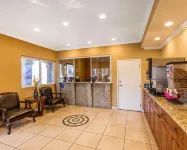 Rodeway Inn & Suites Corona