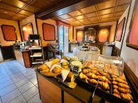 Logis Hôtel Sully le Château Các khách sạn ở Chateauneuf-sur-Loire
