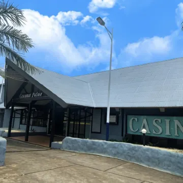 Coconut Palms Resort & Diamond Casino Hotels near Ekasup Village