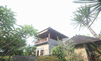 Giri Carik - Housity