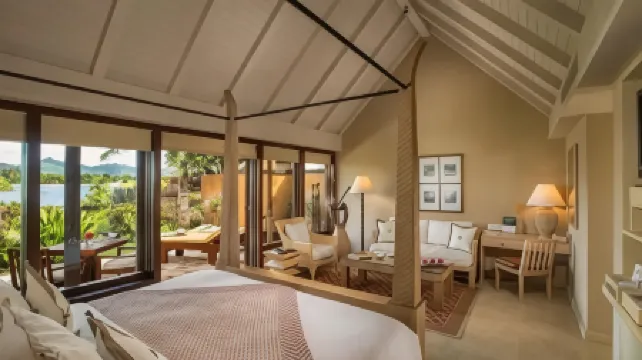 The Oberoi Beach Resort, Mauritius Отели рядом с достопримечательностью «Тру-Окс-Биш»