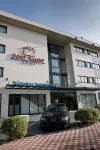 Hotel Port Salins by Pierre & Vacances Hotel dekat Windoor Real Fly