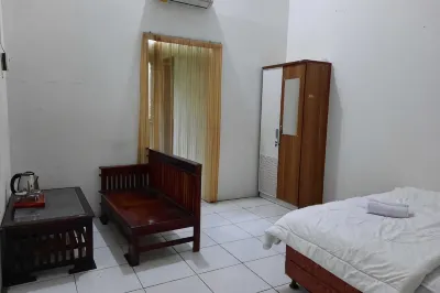 Mozza Guest House Hotels near Gazebo Indonesia