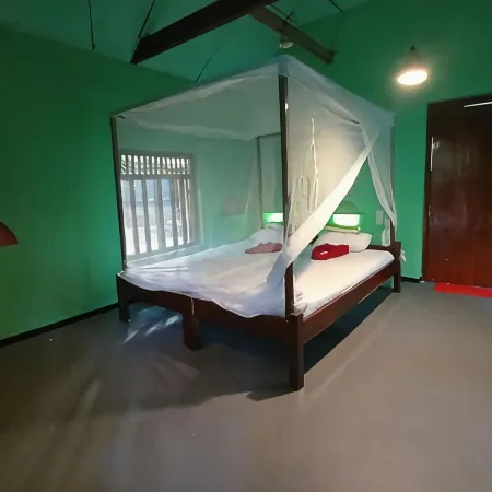 Mermaid Home Stay Hotels in Arugam