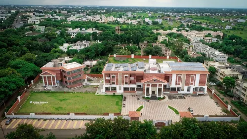 Zodiac Zen Hotel a Latur