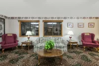 Super 8 by Wyndham Coshocton Roscoe Village Hotel a Coshocton County