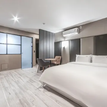 Changwon Myeongseodong Hotel Laon