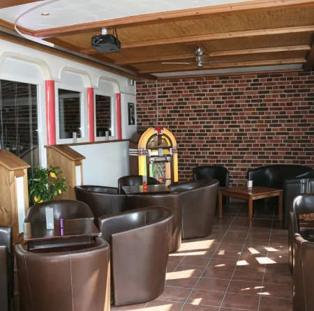 Shape Country Hotel Отели в г. Винзен