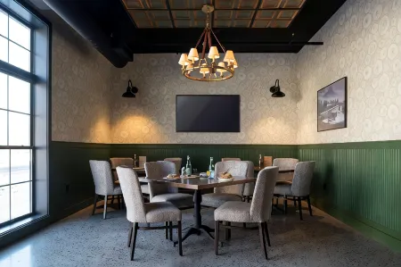 Cantilever Hotel, Trademark Collection by Wyndham