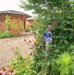 Hongcheon Wild Flower Village (Mud House) Pension Hotel in zona Alpaca World