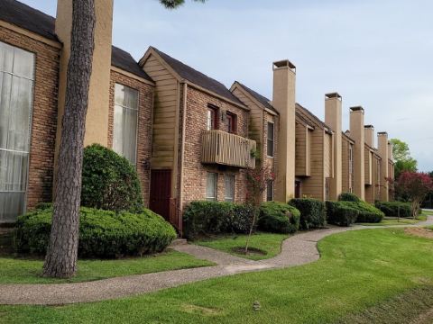 Executive Luxe 2 bed 1/2 Condo fab unit