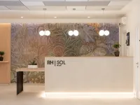 RH太陽一室公寓飯店 瑪爾帕斯海灘（Mal Pas Beach）附近的飯店