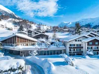 運動飯店 帕森納騰班滑雪纜車（Parsennhuttenbahn）附近的飯店