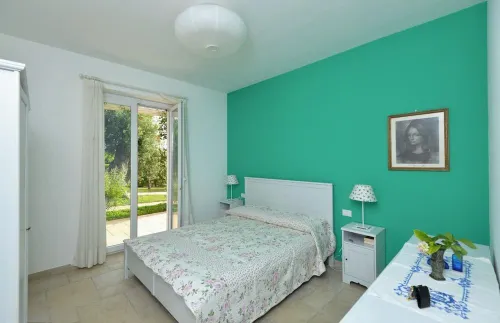 Leralora-Cherry House. Elegant villa with swimming pool, a stone's throw from the sea