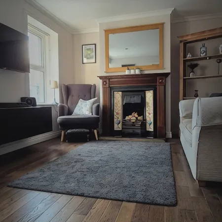 Comfortable Cottage Stay Outside Belfast | Private Parking & Sleeps 4 guests