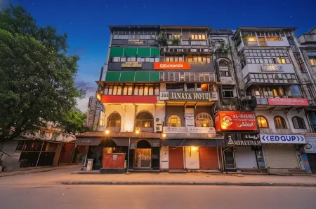 FabExpress Abad Inn - 700m from Gateway of India Отели рядом с достопримечательностью «Гейтуэй Оф Индия Мамбай»