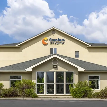 Comfort Inn & Suites Redwood Country