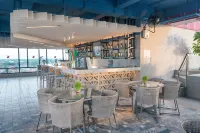 The Zuri Dumai - bar