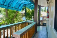 Nanette's Tourist Inn