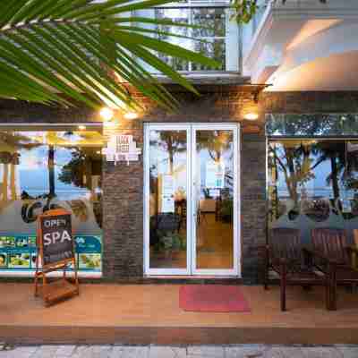 Beach Breeze and Spa Hotel Exterior
