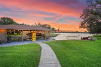 Shorhaus, Gorgeous Main Body Lake Retreat