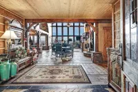 Spacious, Custom Built, Luxury Home Cabin with Hot Tub, Stunning Views,
