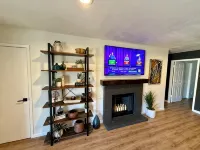 Charming 3-bedroom Georgetown house close to Square. Long term stays welcomed.