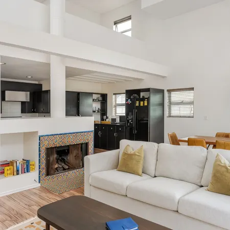 Designer Loft with parking 5min to the beach !