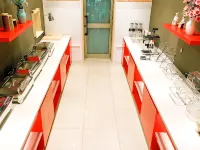 Ibis Hotel (Huijia Times Square Branch, Railway Bureau Subway Station) โรงแรมในอุรุมชี