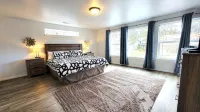 5 Minute Drive to Downtown Bend, Dog Friendly - Bungalows