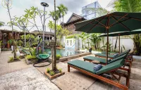 Green BOUTIQUE - Kolam Renang