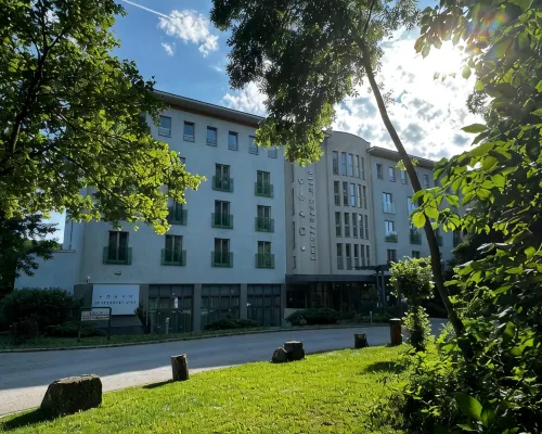 Europahaus Wien Hotels near 13. Hietzing