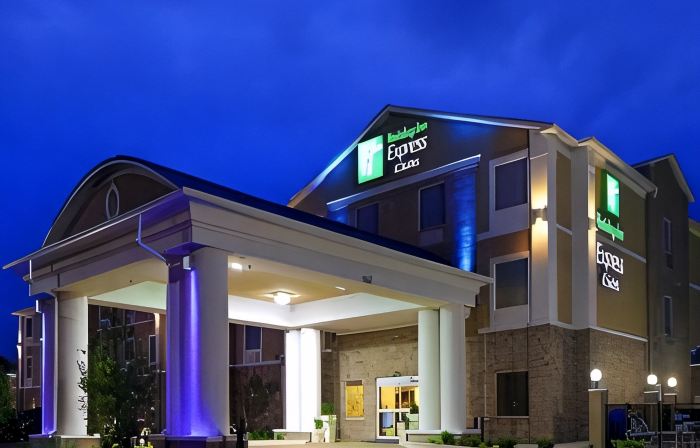 Holiday Inn Express & Suites EL RENO by IHG