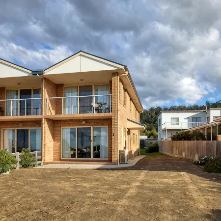 Bicheno Spa Villa