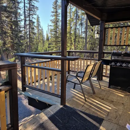 Cozy Fireside Cottage - The Rock