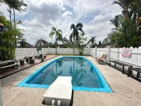 Lot 942 - A'Famosa Melaka Villa Pool KTV WIFI 5 ROOM 2BR -  Ferienhäuser