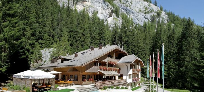 Hotel Villetta Maria Cottage Hotels in Canazei