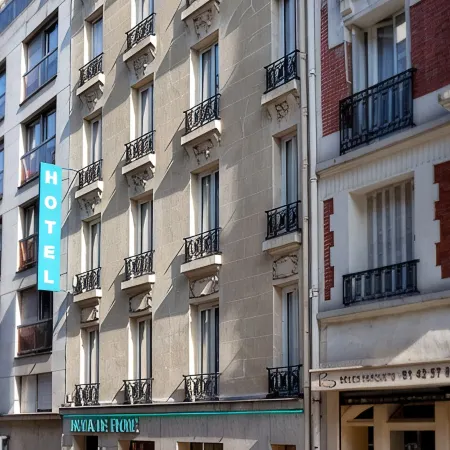 Hotel de Flore - Montmartre Отели рядом с достопримечательностью «18-й округ: Монмартр»