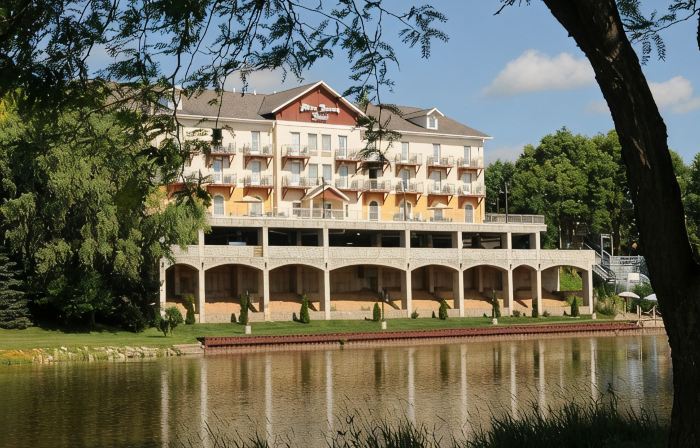 Marv Herzog Hotel