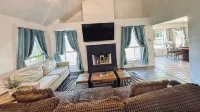 Dog-Friendly Keller Home: Fenced Yard, Game Nights, Near DFW & at&T Stadium