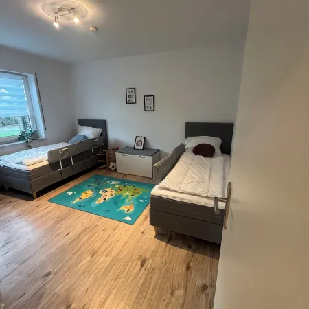Modern and family-friendly: 3 bedrooms in Burhave (6 pers. plus baby crib)
