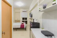 Comfy and Serene Studio Room at Bale Hinggil Apartment By Travelio - 3 Sao