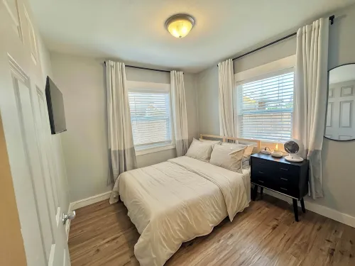 Charming 2-bedroom house in Albany with AC, WiFi - 3-Star