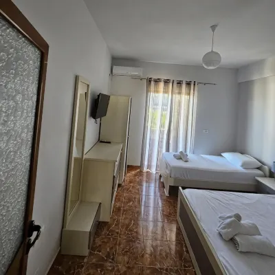 Lux Apartments  호텔