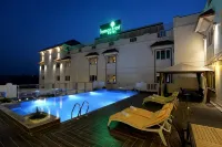 Lemon Tree Hotel Coimbatore - Pools