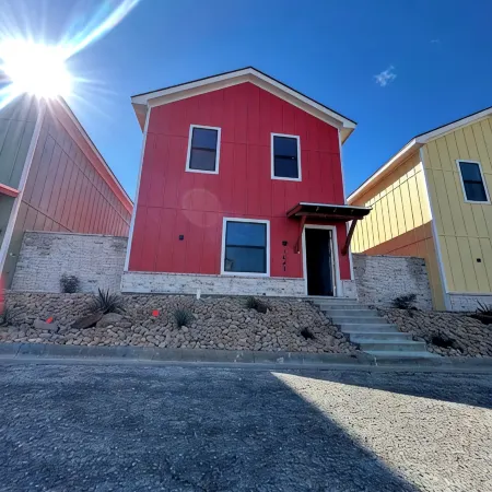 Pet friendly Holiday by the Concho Red