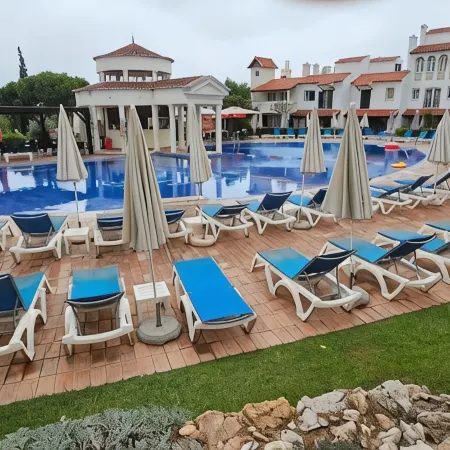 Townhouse in the Old Village, Vilamoura with direct access to the pool